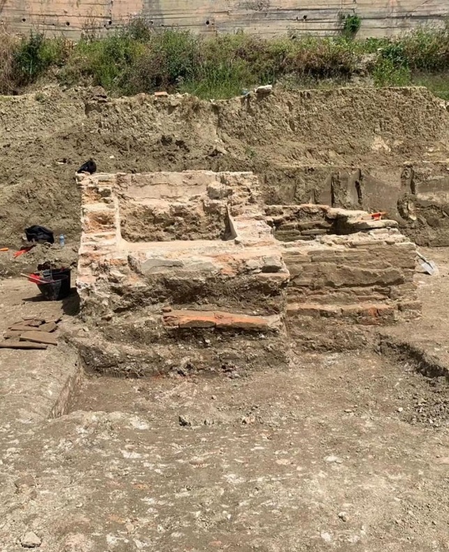 Arnavutluk’ta türünün ilk örneği 1600 yıllık kapalı yüzme havuzu ortaya çıkarıldı