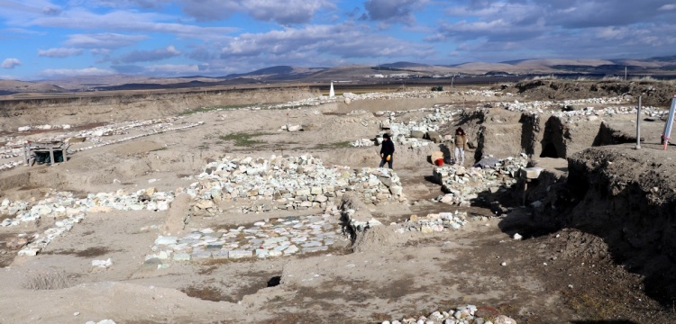 Oluz Höyük arkeoloji kazılarında bulunan Medlere ait kalıntılar arkeologları heyecanlandırdı