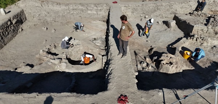 İsteyenler gönüllü arkeolog olarak Tavşanlı Höyük’te'te arkeoloji kazısına katılabiliyor