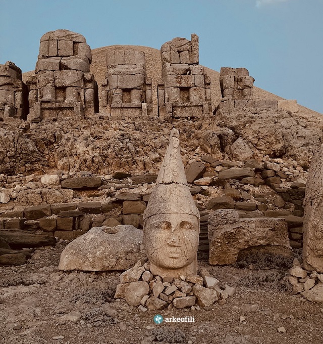 Nemrut Dağı Tümülüsünde El Değmemiş Bir Mezar Olabilir