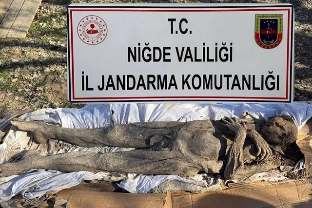 Niğde’de Mumya Satan Kaçakçılar Yakalandı