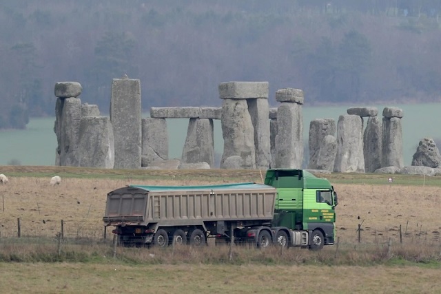 Stonehenge, Tehlikedeki Dünya Mirası Listesine Alınabilir